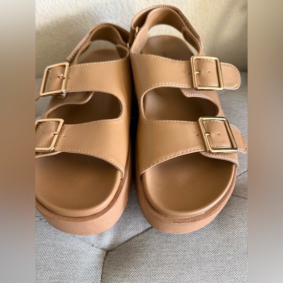Tan Old Navy Sandals - Picture 2 of 3